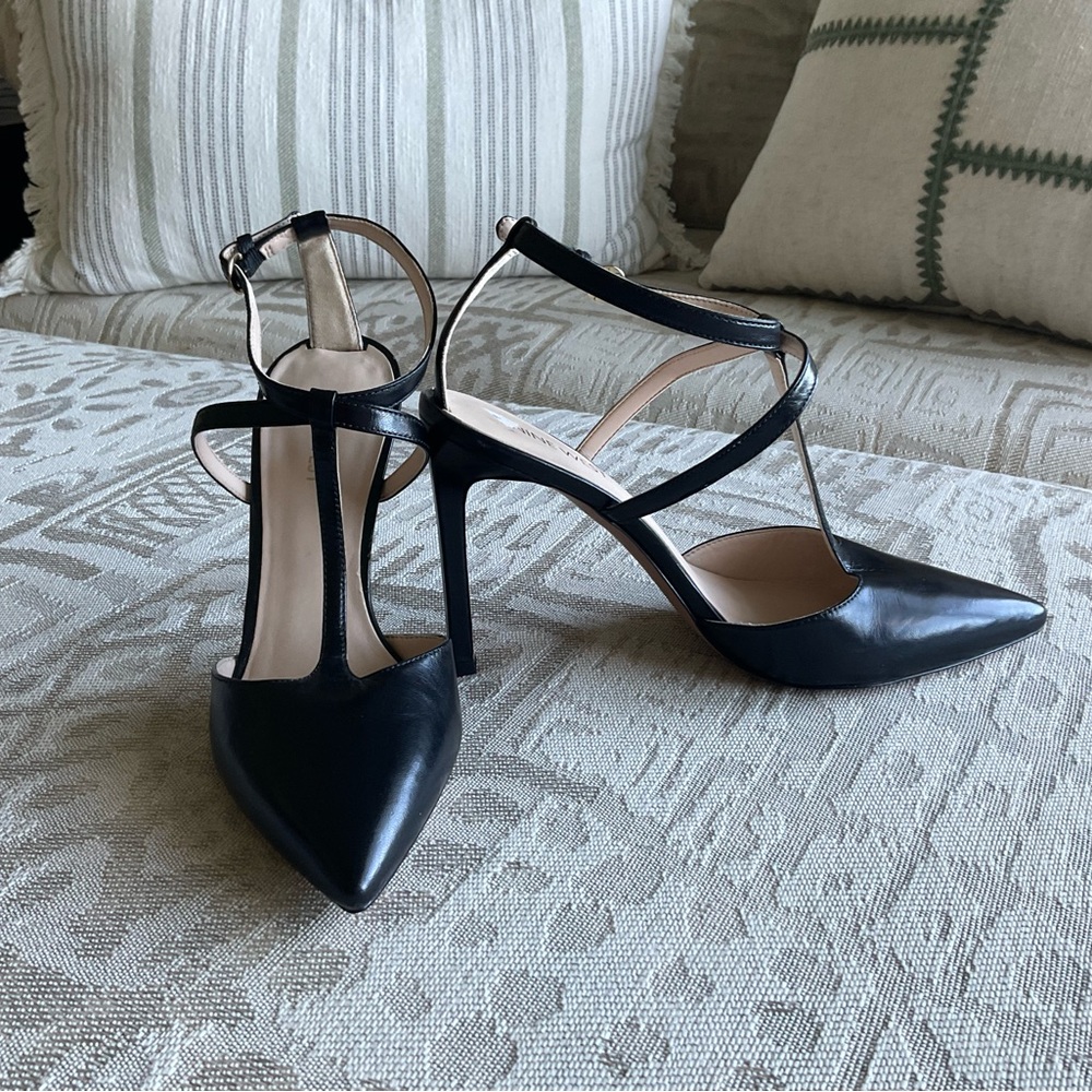 NEW Nine West Black Leather T-Strap Heels - Picture 1 of 7